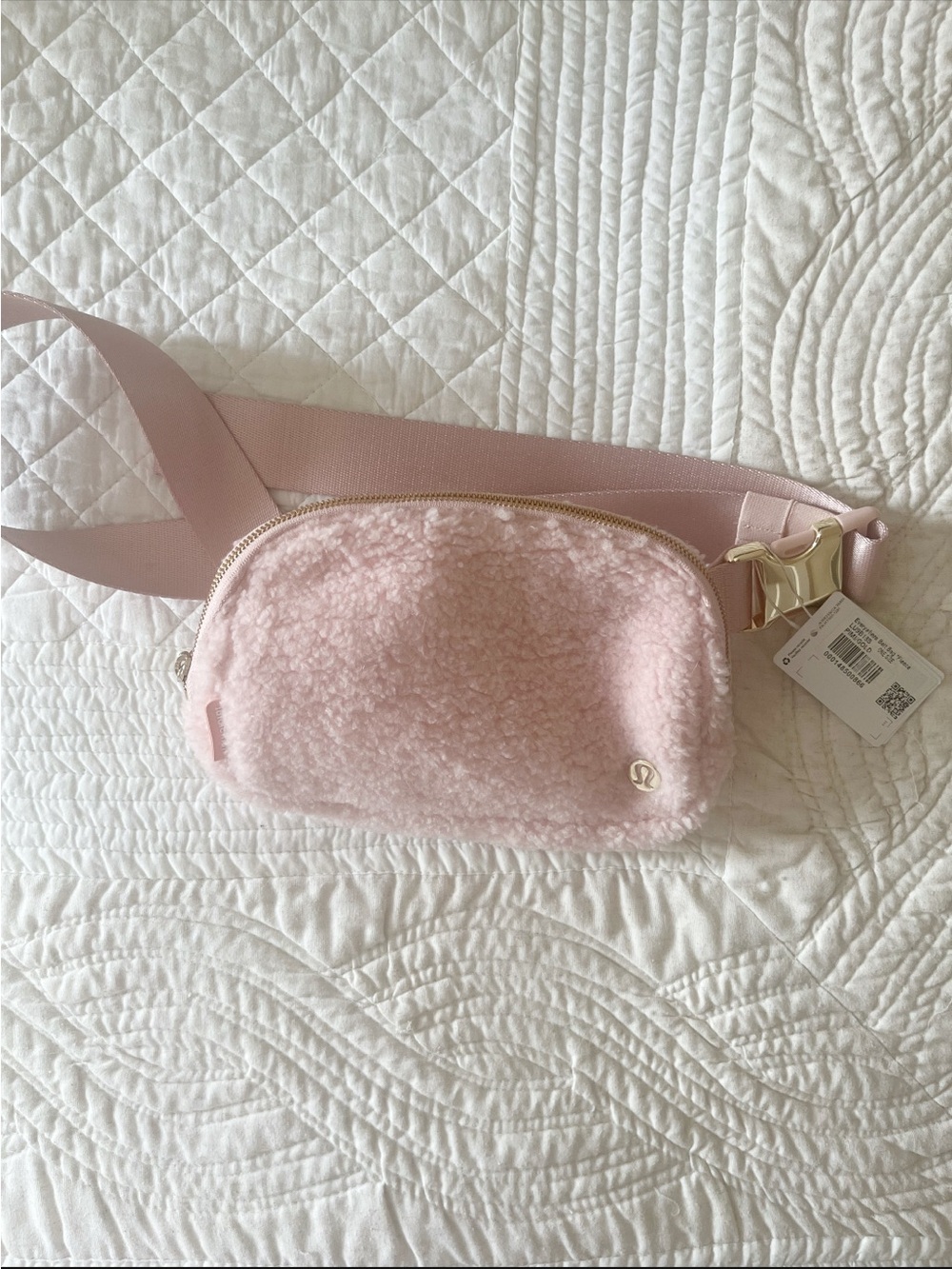 Lululemon Everywhere Fleece Belt Bag- Baby Pink